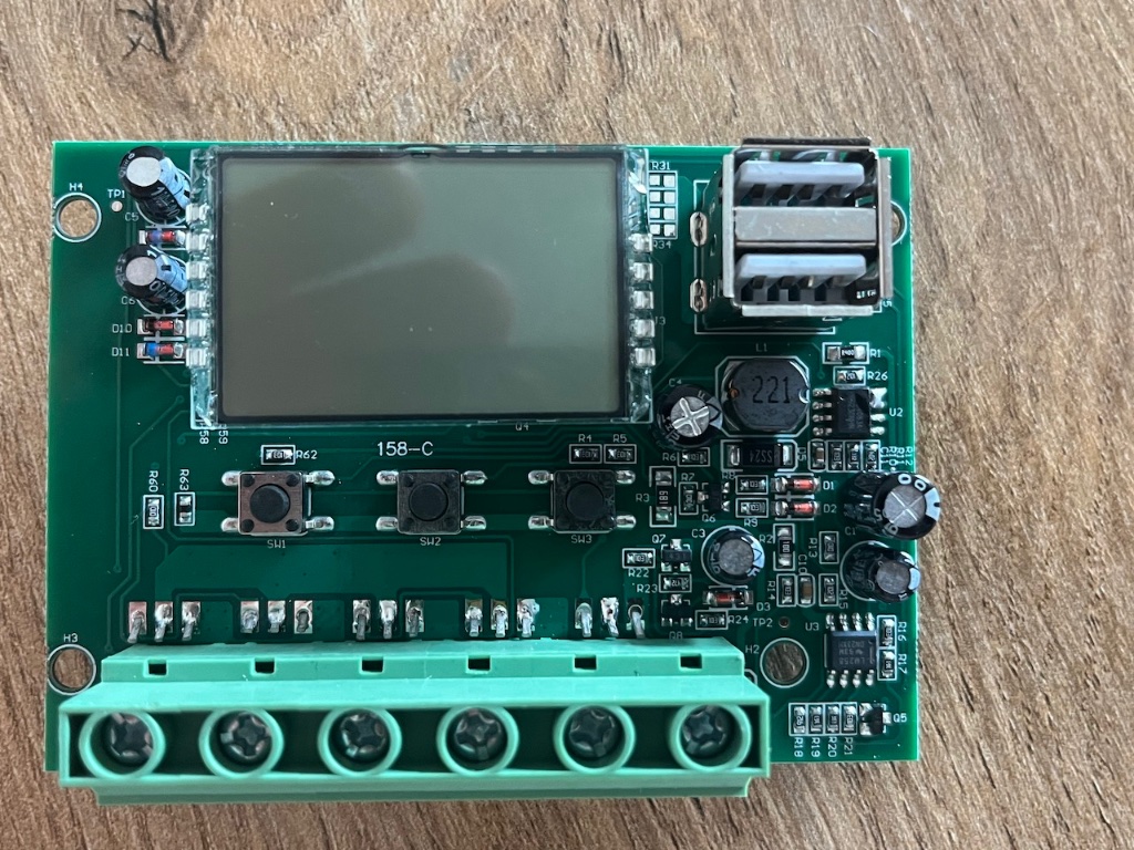 Solar_Charger - 1.jpeg