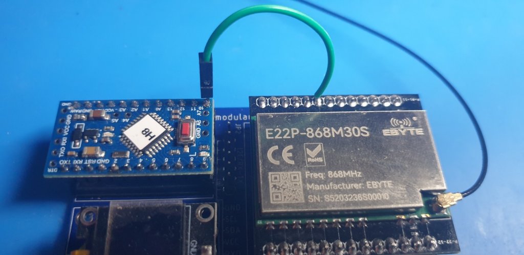 Sposób montażu przewodu, jeśli montujemy moduł E22P